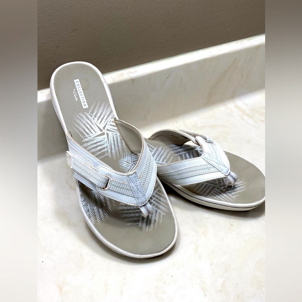 Clark’s white and grey Women's Sandals 9